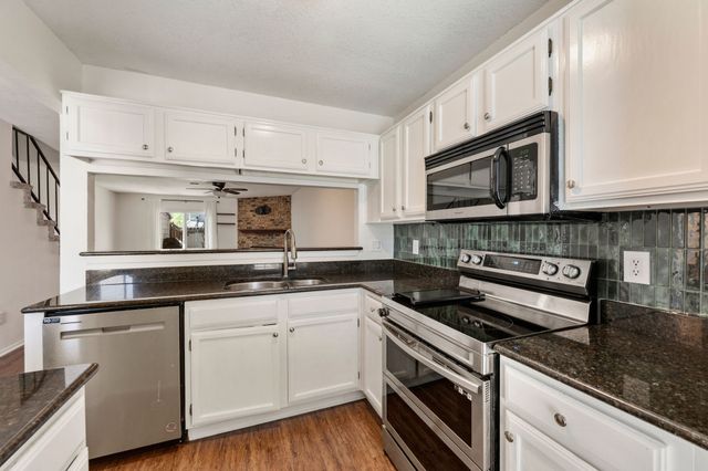 61 Abbey Road, Euless, TX 76039