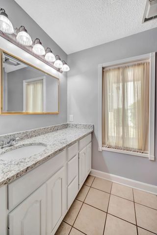 4815 Quail Hollow Dr, Old Hickory, TN 37138