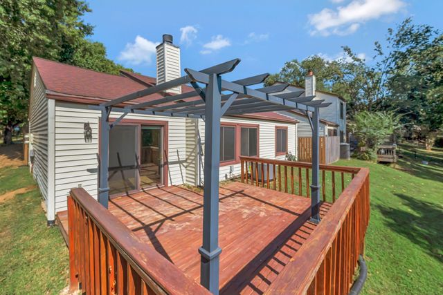 4815 Quail Hollow Dr, Old Hickory, TN 37138