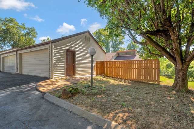 4815 Quail Hollow Dr, Old Hickory, TN 37138