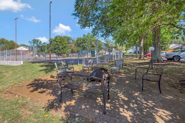 4815 Quail Hollow Dr, Old Hickory, TN 37138