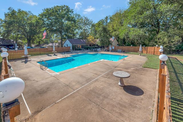 4815 Quail Hollow Dr, Old Hickory, TN 37138