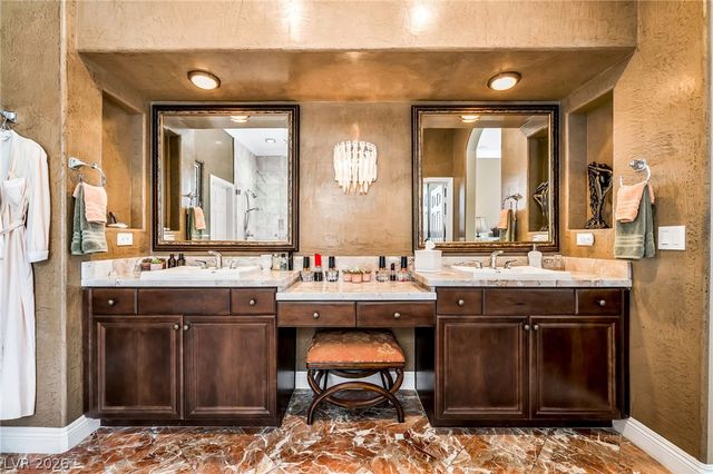 7904 Galloping Hills Street, Las Vegas, NV 89113