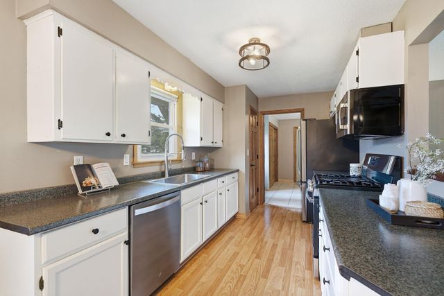 8413 Meadow Lake Road E, New Hope, MN 55428