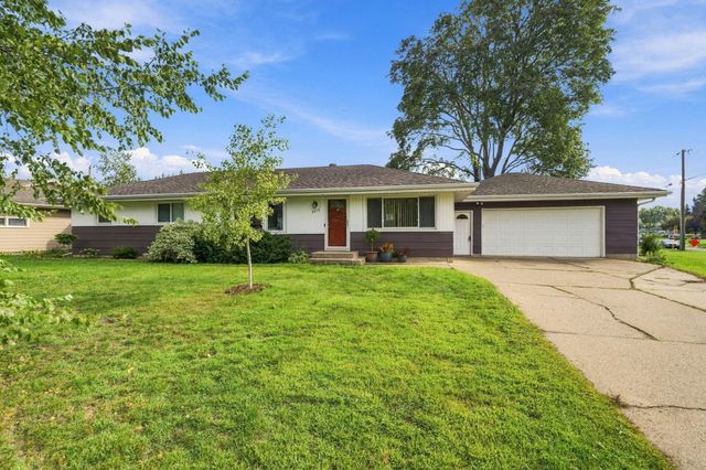 8413 Meadow Lake Road E, New Hope, MN 55428