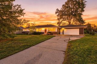 8413 Meadow Lake Road E, New Hope, MN 55428