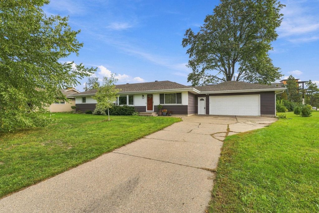 8413 Meadow Lake Road E, New Hope, MN 55428 — photo 3