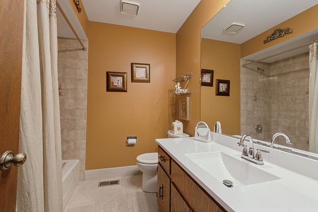 12551 W Martingale Lane, Homer Glen, IL 60491
