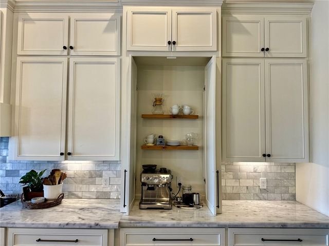 266 E County Road 2180, Kingsville, TX 78363