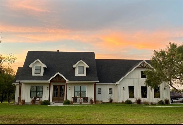 266 E County Road 2180, Kingsville, TX 78363