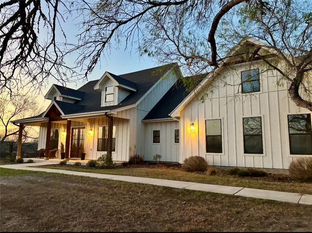 266 E County Road 2180, Kingsville, TX 78363