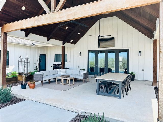 266 E County Road 2180, Kingsville, TX 78363