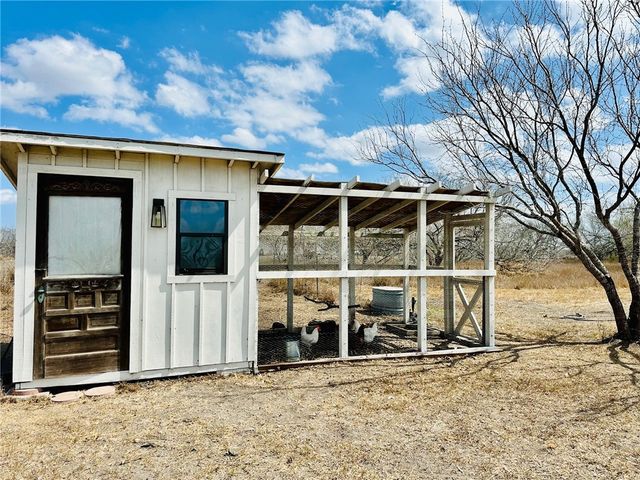 266 E County Road 2180, Kingsville, TX 78363