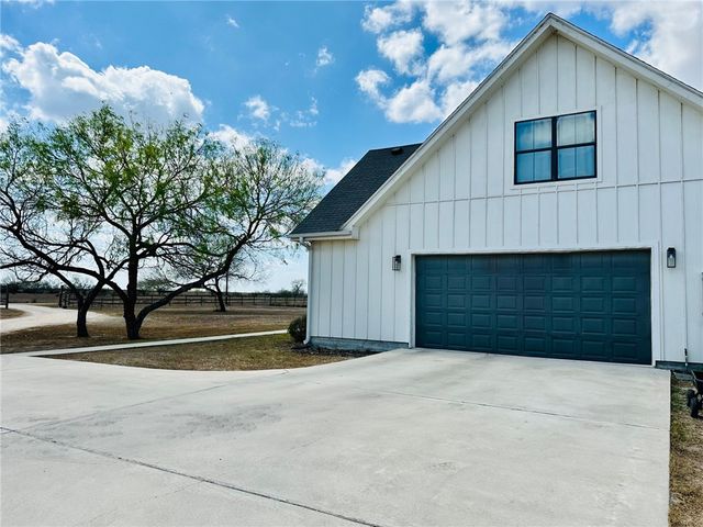 266 E County Road 2180, Kingsville, TX 78363