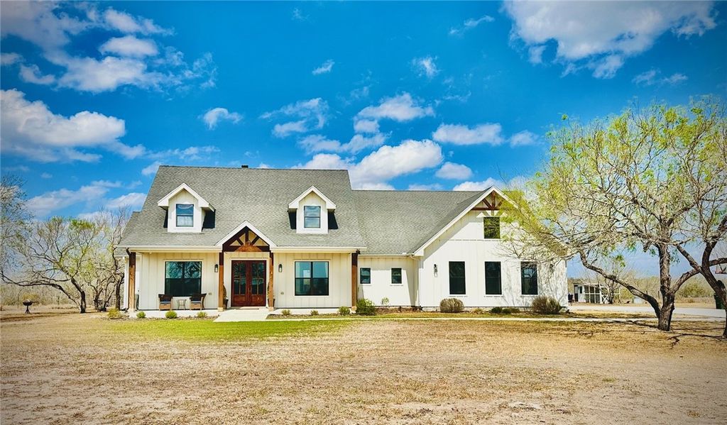 266 E County Road 2180, Kingsville, TX 78363