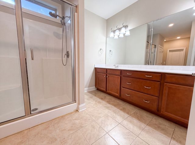 234 Hickory Pointe Dr, Lebanon, TN 37087