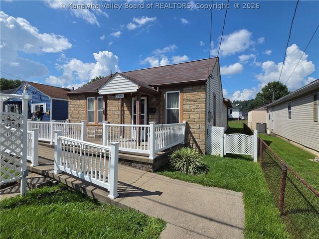 2310 McKinley Avenue, St Albans, WV 25177