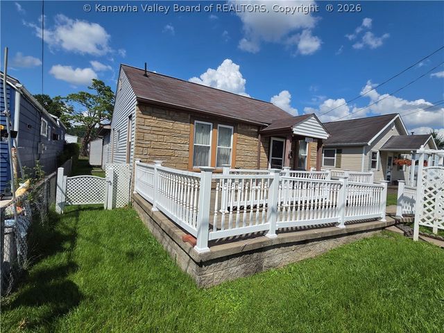 2310 McKinley Avenue, St Albans, WV 25177