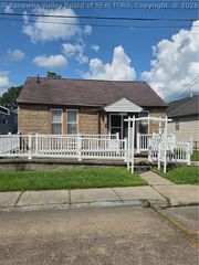 2310 McKinley Avenue, St Albans, WV 25177