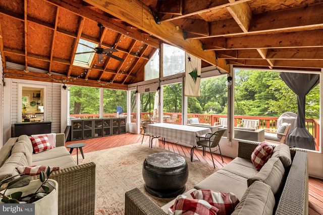 6616 KERNS RD, Falls Church, VA 22042