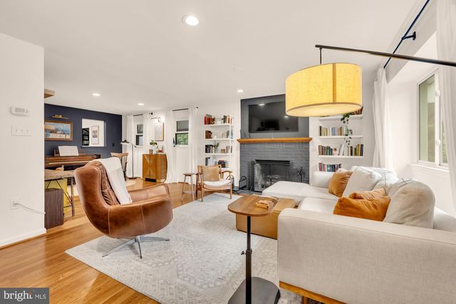6616 KERNS RD, Falls Church, VA 22042
