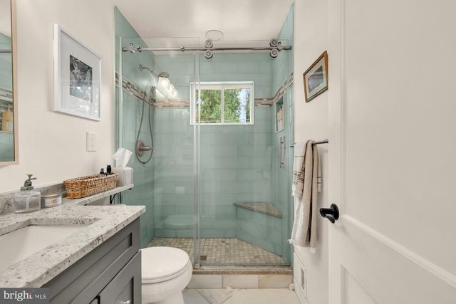 6616 KERNS RD, Falls Church, VA 22042