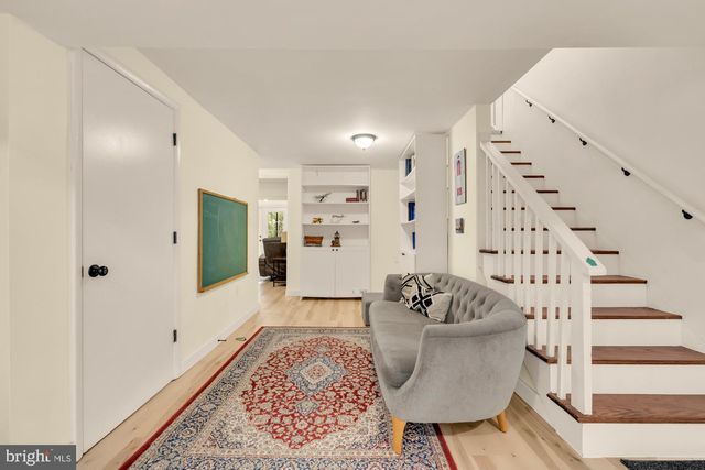 6616 KERNS RD, Falls Church, VA 22042