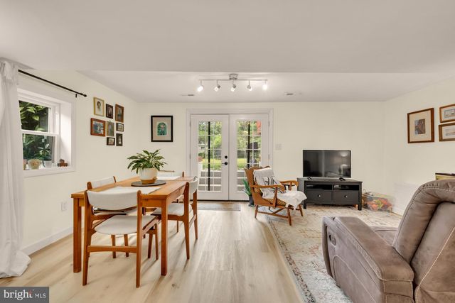 6616 KERNS RD, Falls Church, VA 22042