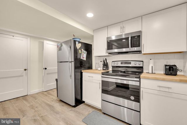 6616 KERNS RD, Falls Church, VA 22042
