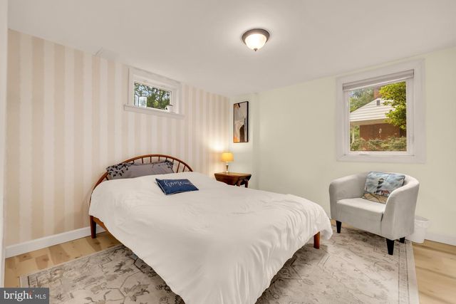 6616 KERNS RD, Falls Church, VA 22042