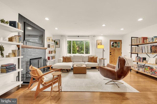 6616 KERNS RD, Falls Church, VA 22042