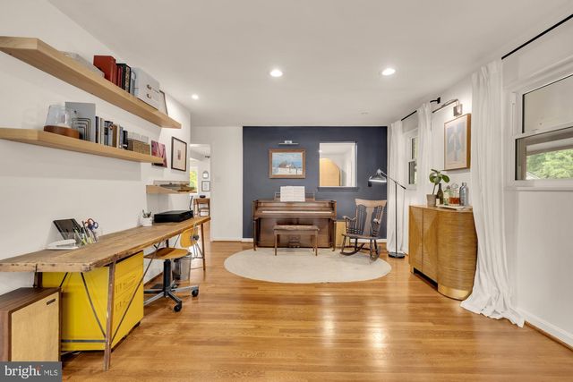 6616 KERNS RD, Falls Church, VA 22042