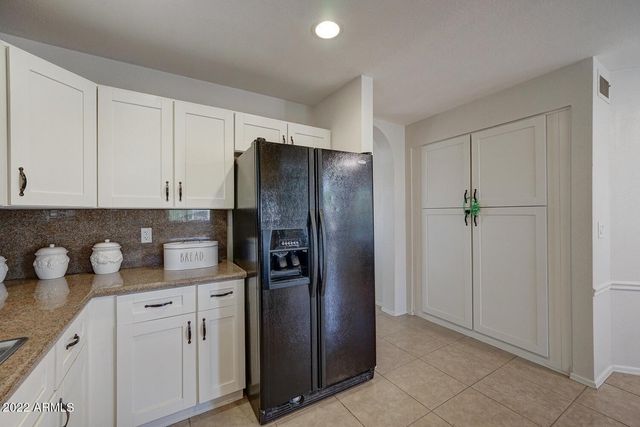 517 S MARINA Drive, Gilbert, AZ 85233