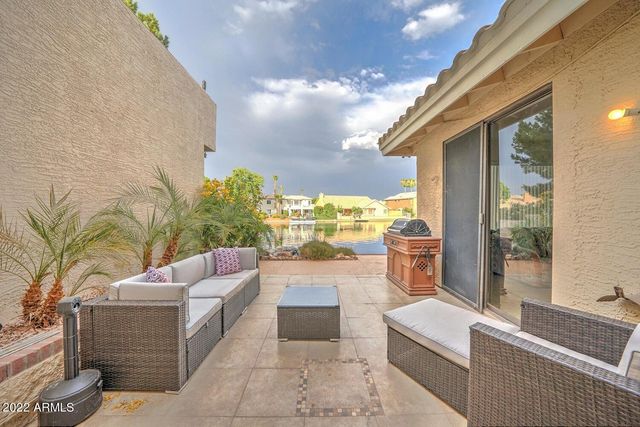 517 S MARINA Drive, Gilbert, AZ 85233