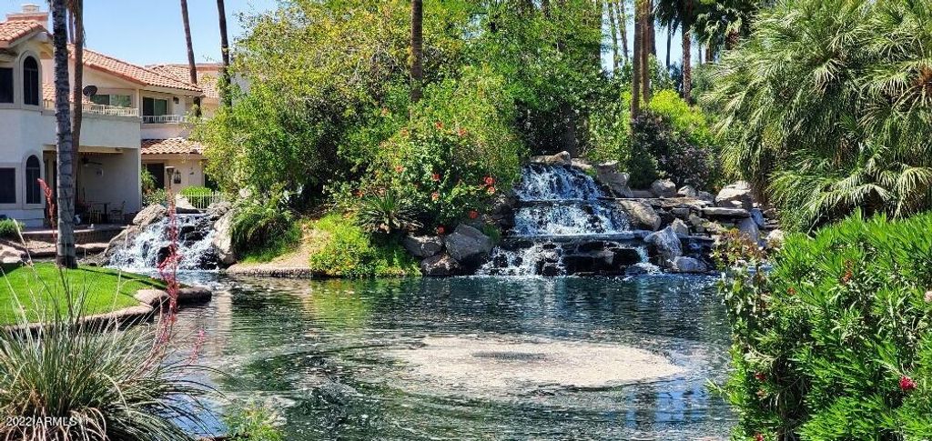 517 S MARINA Drive, Gilbert, AZ 85233