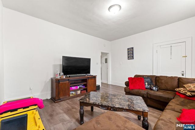 92 Devine Street, Newark, NJ 07106