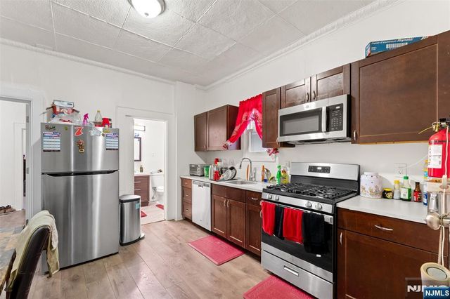 92 Devine Street, Newark, NJ 07106