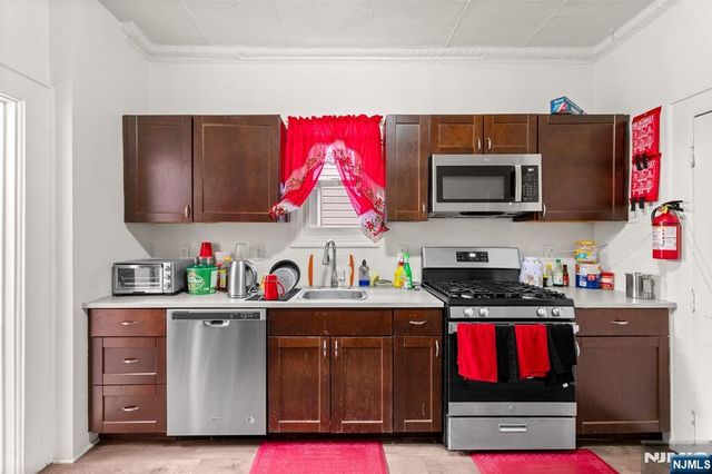 92 Devine Street, Newark, NJ 07106