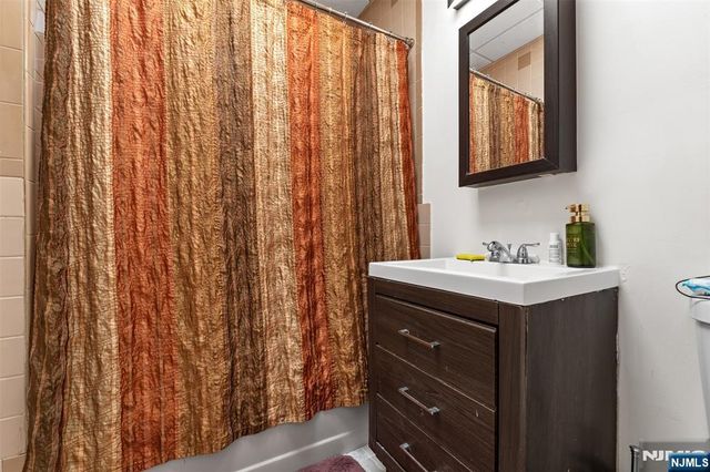 92 Devine Street, Newark, NJ 07106