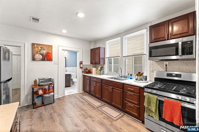 92 Devine Street, Newark, NJ 07106