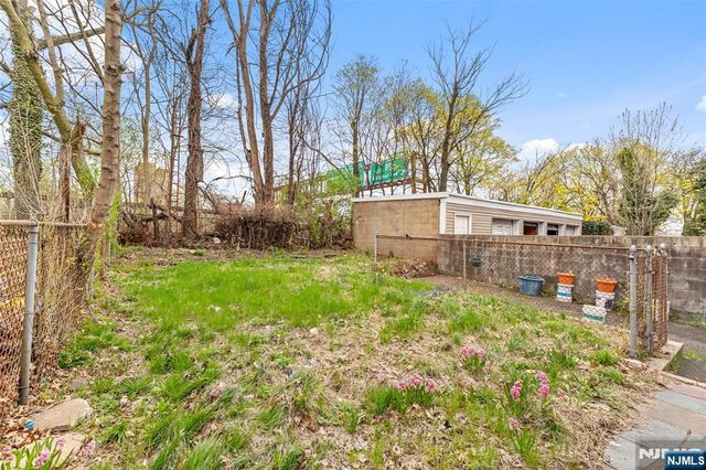 92 Devine Street, Newark, NJ 07106