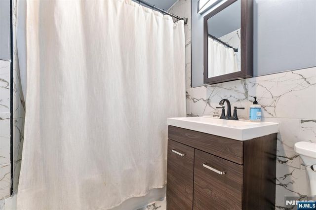 92 Devine Street, Newark, NJ 07106