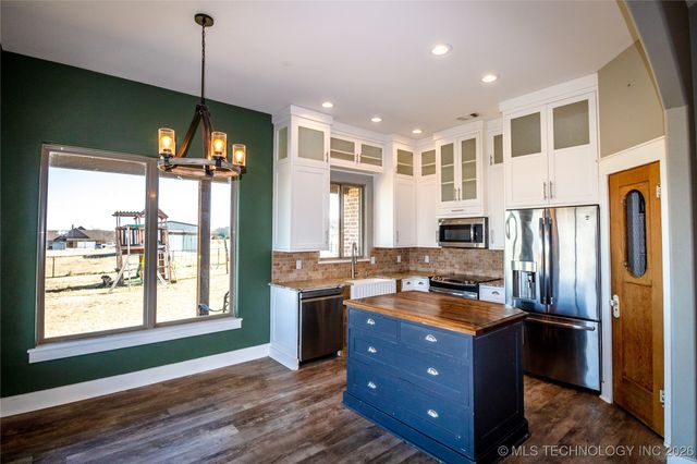 126 Lobo, Lone Grove, OK 73443