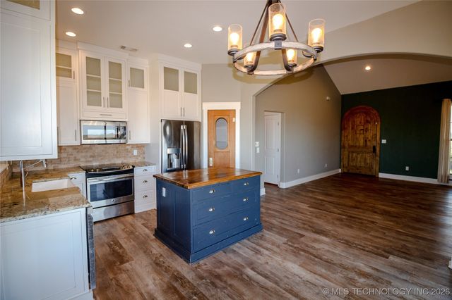 126 Lobo, Lone Grove, OK 73443