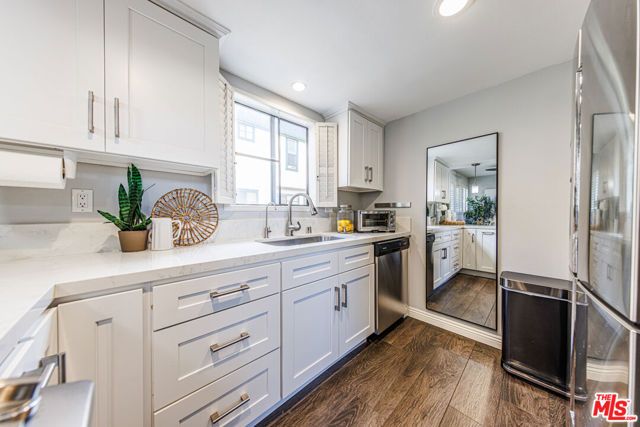 170 N Sierra Bonita Avenue 4, Pasadena, CA 91106