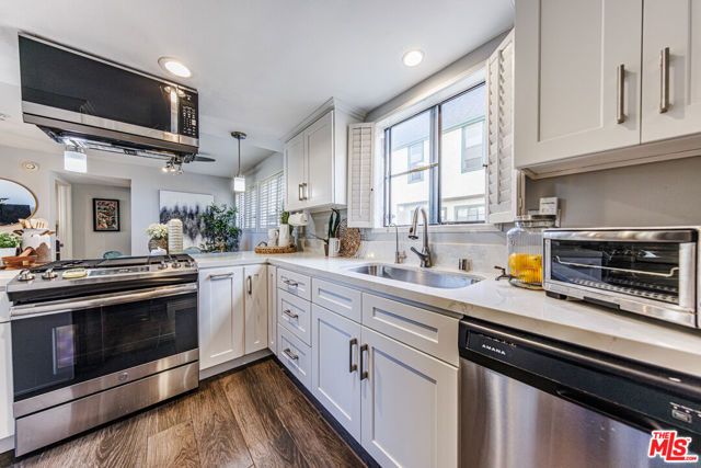 170 N Sierra Bonita Avenue 4, Pasadena, CA 91106