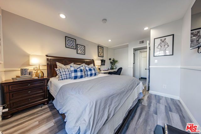 170 N Sierra Bonita Avenue 4, Pasadena, CA 91106