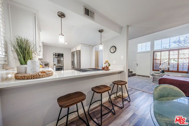 170 N Sierra Bonita Avenue 4, Pasadena, CA 91106