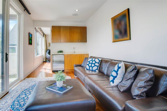 48 Ash Bluff Lane, Dallas, TX 75248