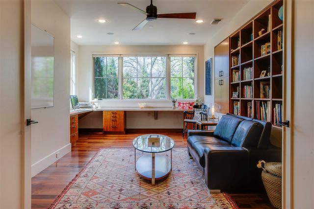 48 Ash Bluff Lane, Dallas, TX 75248